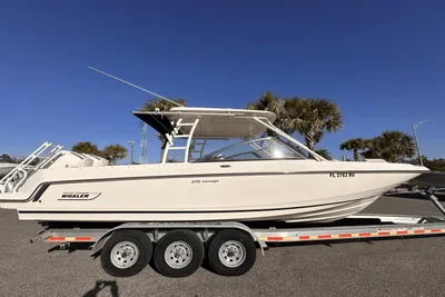 2019 Boston Whaler 270 Vantage