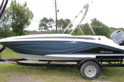 2023 Hurricane SunDeck Sport 185 OB