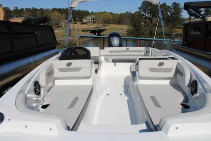 2023 Hurricane SunDeck Sport 185 OB