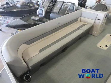 2023 Princecraft Vectra 23 Cruise Tritoon Pontoon & Mercury 150HP 4