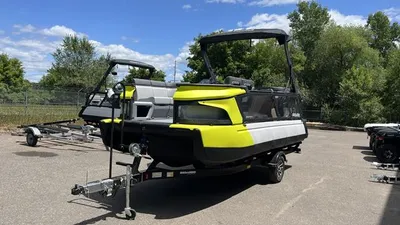 2023 Sea-Doo SWITCH CRUISE 21' 170HP - NEON YELLOW