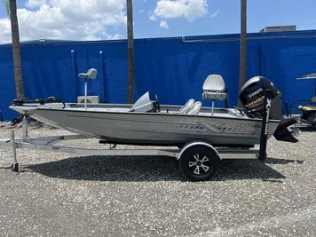 2024 Xpress Boats H17