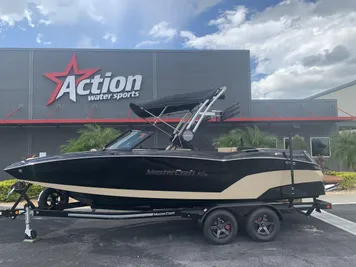 2023 MasterCraft NXT22