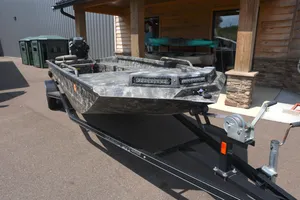 2017 Excel 1754 F4 Shallow Water
