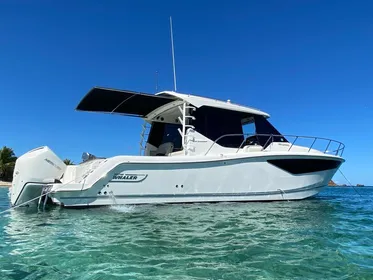 2021 Boston Whaler 405 Conquest