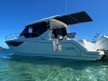 2021 Boston Whaler 405 Conquest