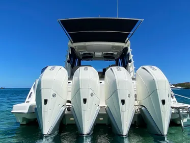 2021 Boston Whaler 405 Conquest