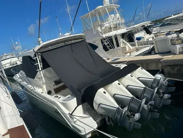 2021 Boston Whaler 405 Conquest