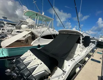 2021 Boston Whaler 405 Conquest