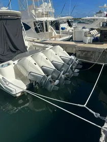 2021 Boston Whaler 405 Conquest