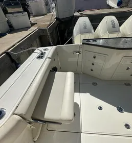 2021 Boston Whaler 405 Conquest