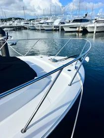 2021 Boston Whaler 405 Conquest