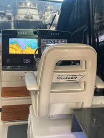 2021 Boston Whaler 405 Conquest