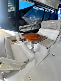 2021 Boston Whaler 405 Conquest