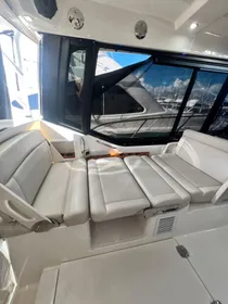 2021 Boston Whaler 405 Conquest