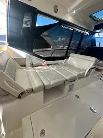 2021 Boston Whaler 405 Conquest