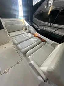 2021 Boston Whaler 405 Conquest