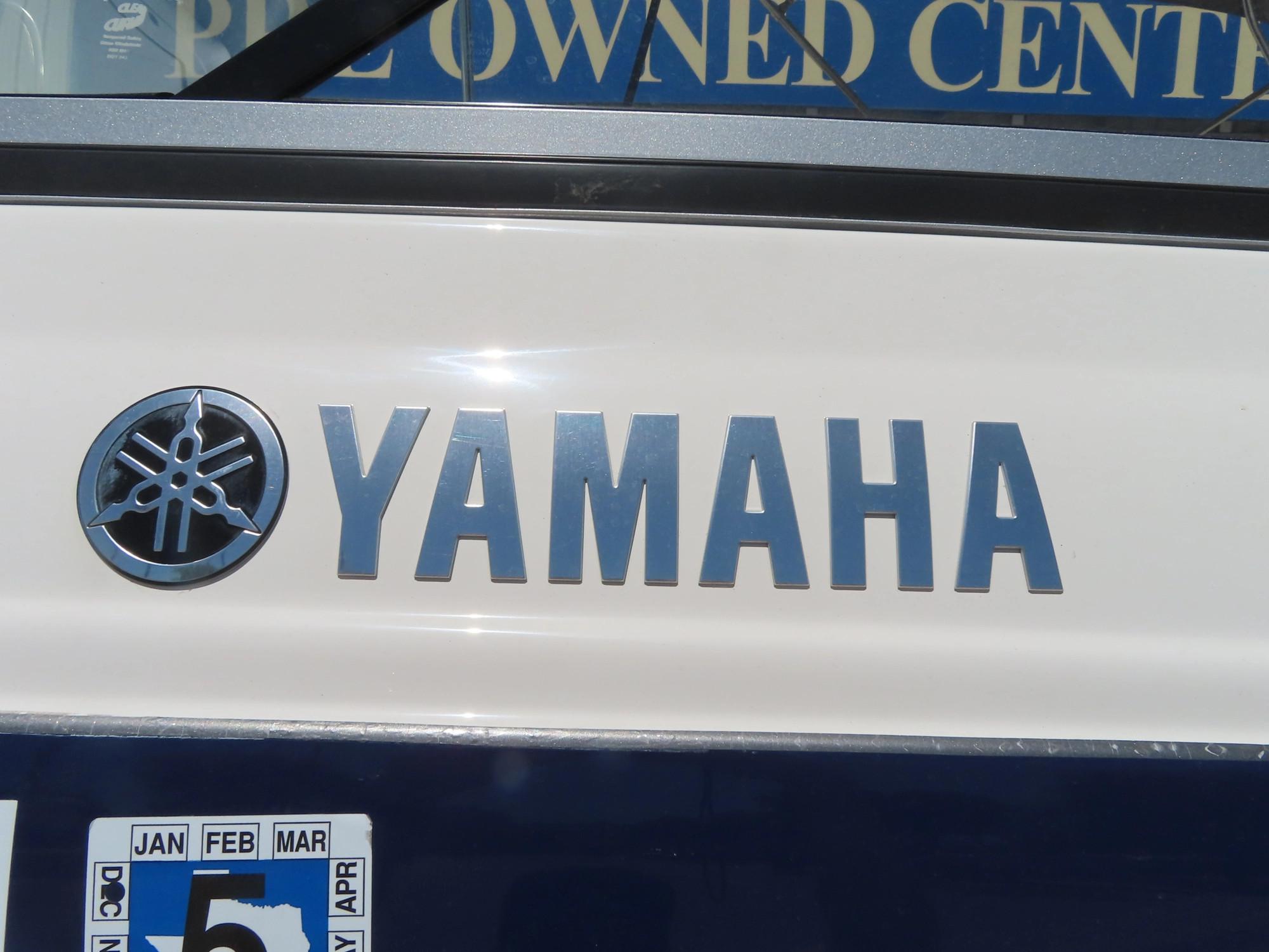 2011-YAMAHA-242-LTD
