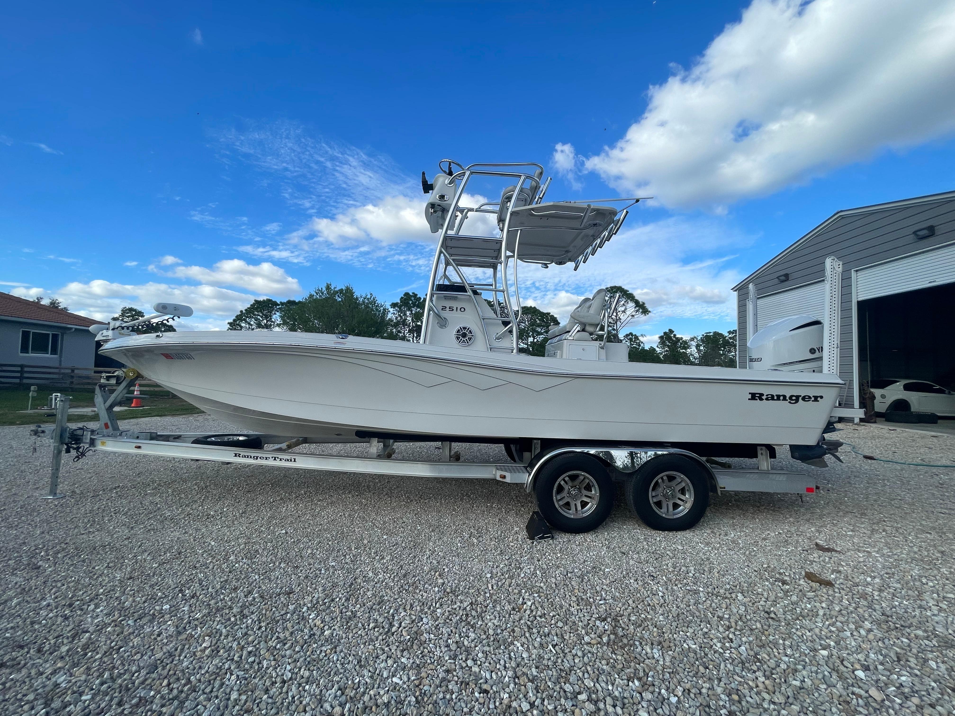 2020 Ranger 2510 Bay Ranger