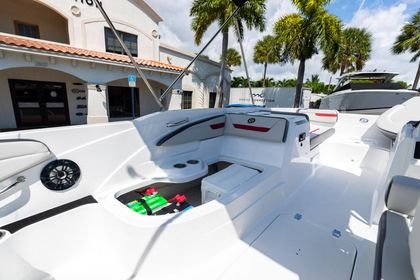 2023 Hurricane SunDeck Sport OB SS 205 OB