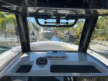 2022 Sportsman Open 302 Center Console