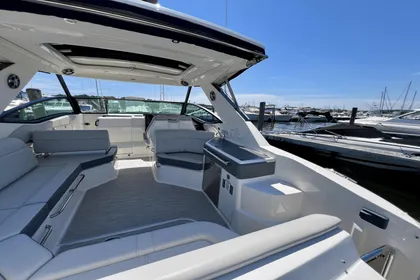 2020 Sea Ray 320 Sundancer OB