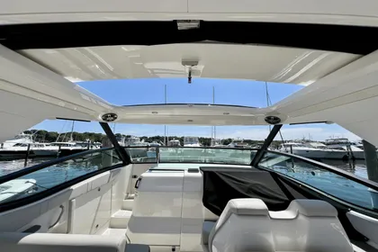 2020 Sea Ray 320 Sundancer OB