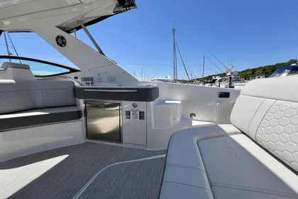 2020 Sea Ray 320 Sundancer OB