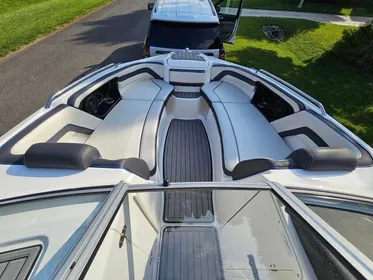 2018 Yamaha Boats 242 Limited S