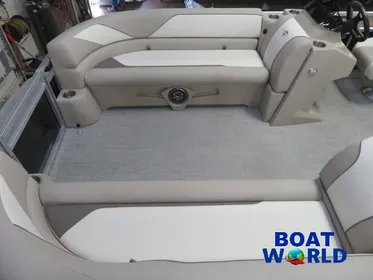 2024 Tahoe Sport 2385 Cruise Pontoon & Honda 4-Stroke EFI