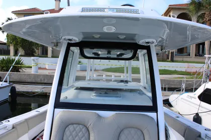 2021 Sportsman Open 322 Center Console