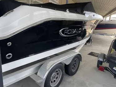 2020 Robalo R207