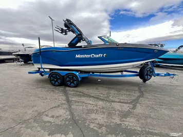 2023 MasterCraft X22