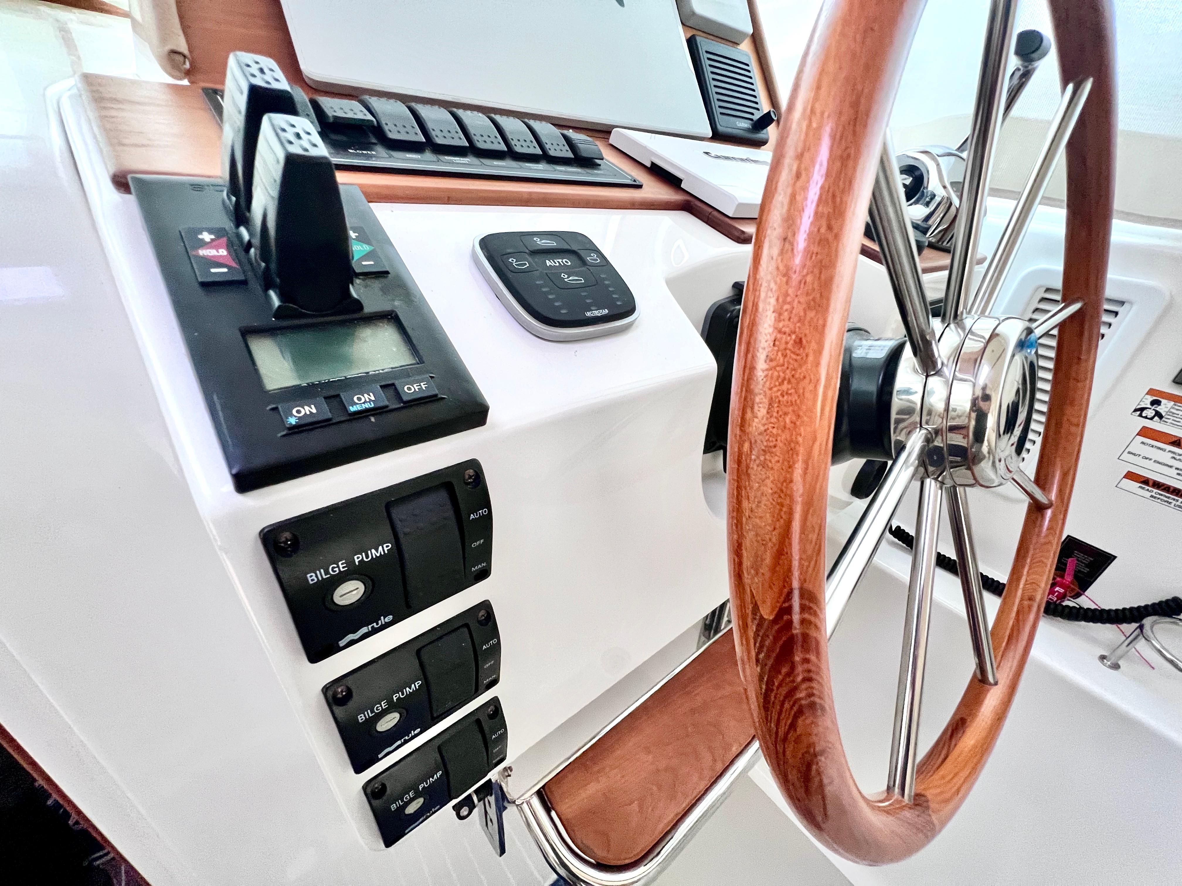 Bow and Stern Thruster Controls