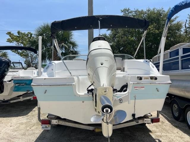 2019 Hurricane SunDeck 217 OB