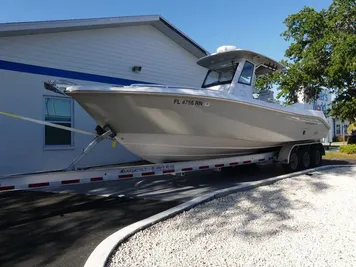 2017 Everglades 295 Center Console