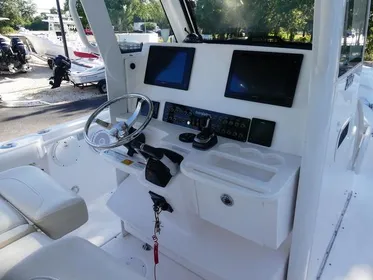 2017 Everglades 295 Center Console