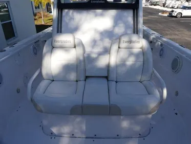 2017 Everglades 295 Center Console