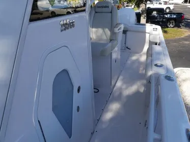 2017 Everglades 295 Center Console