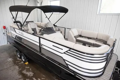 2023 SunCatcher Elite 324RC W/ 200HP YAMAHA