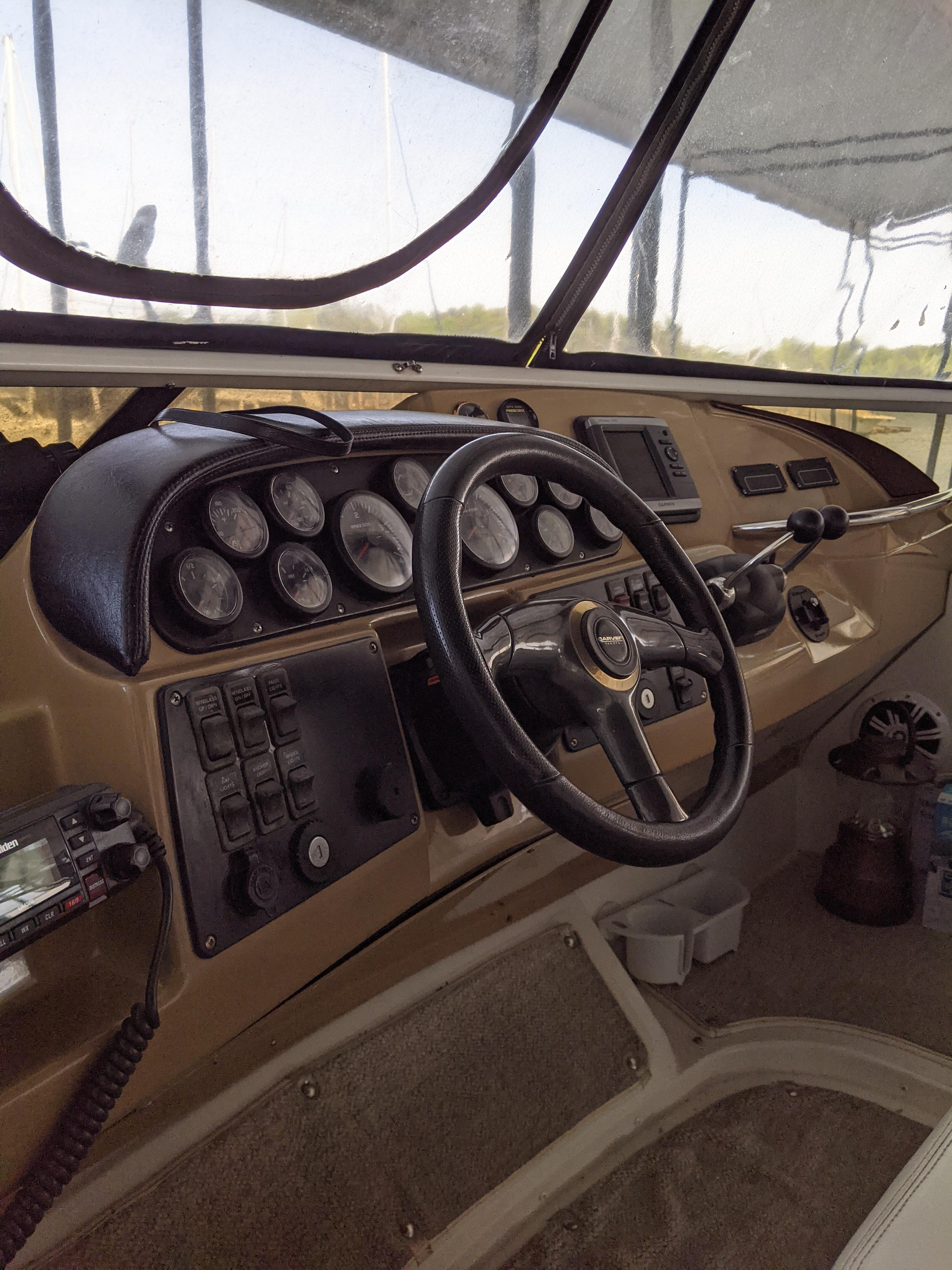 2002 Carver 444 Cockpit Motor Yacht