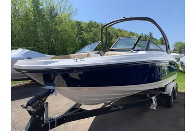 2020 Sea Ray SPX 210