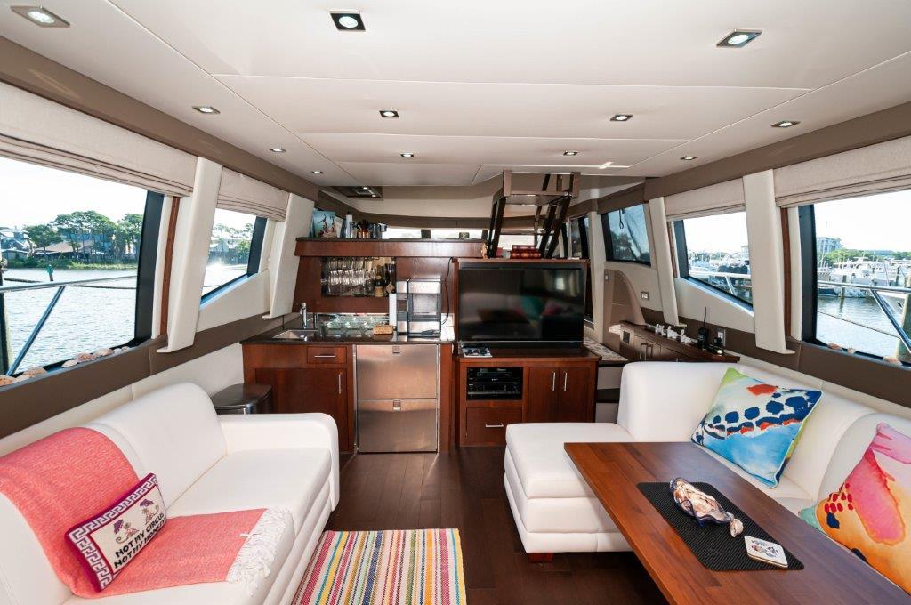 2013 Carver 54 Voyager  IN THE MOMENT  Salon